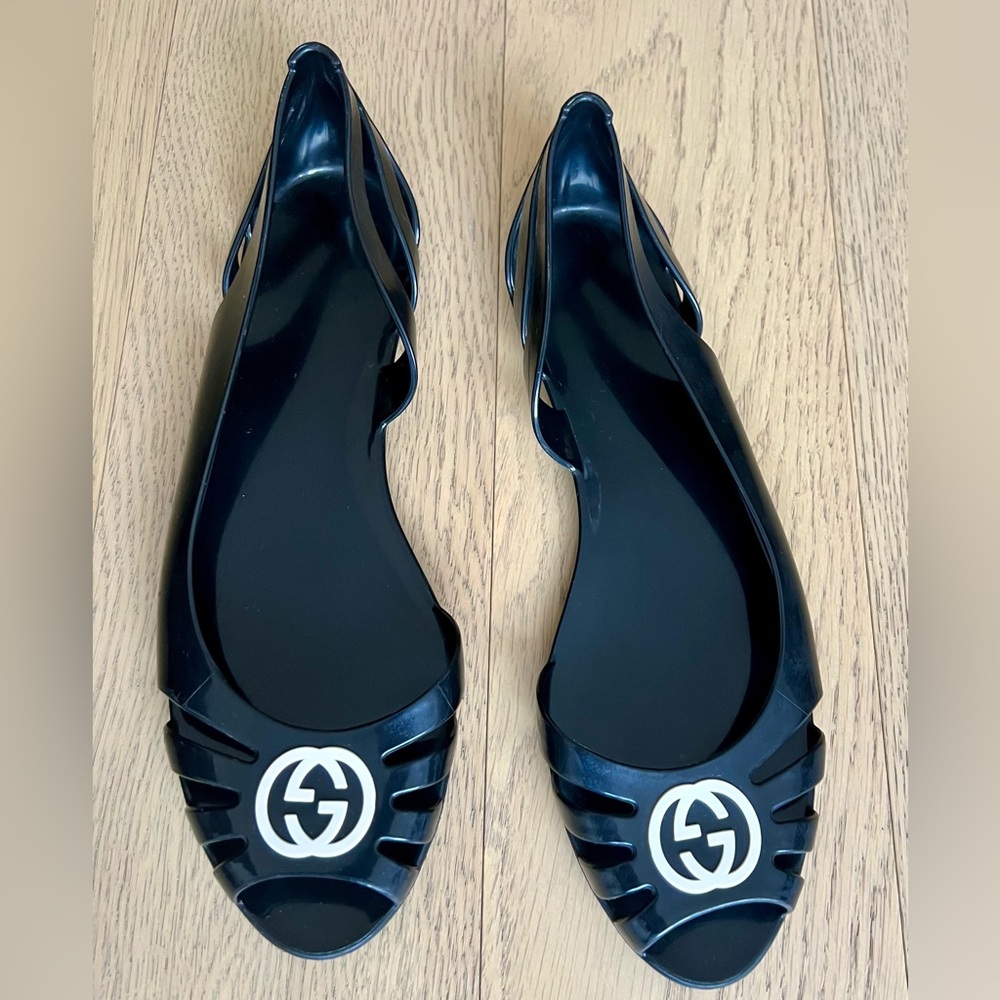 Gucci Black Flats with White Logo